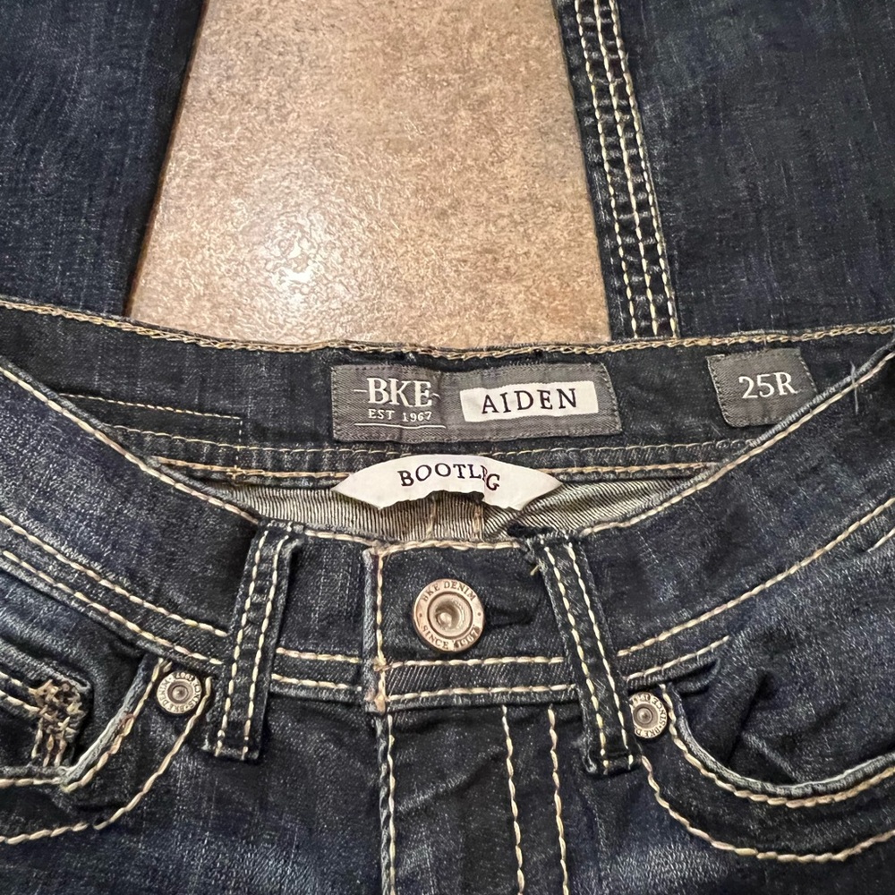 Men's BKE size 25 like new Aiden jeans in great condition.